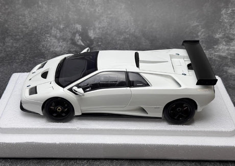 [AutoArt] 1:18 Lamborghini 2000 Diablo GTR White Model Car Die-Cast