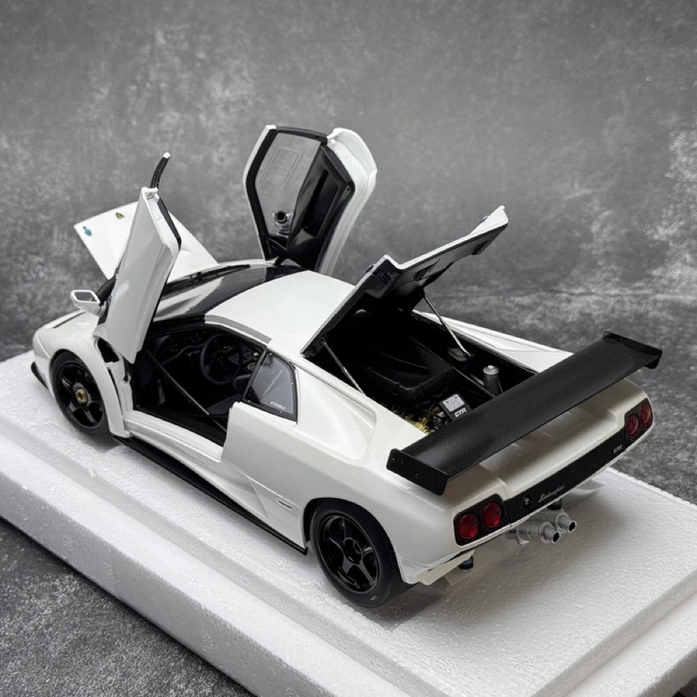 [AutoArt] 1:18 Lamborghini 2000 Diablo GTR White Model Car Die-Cast