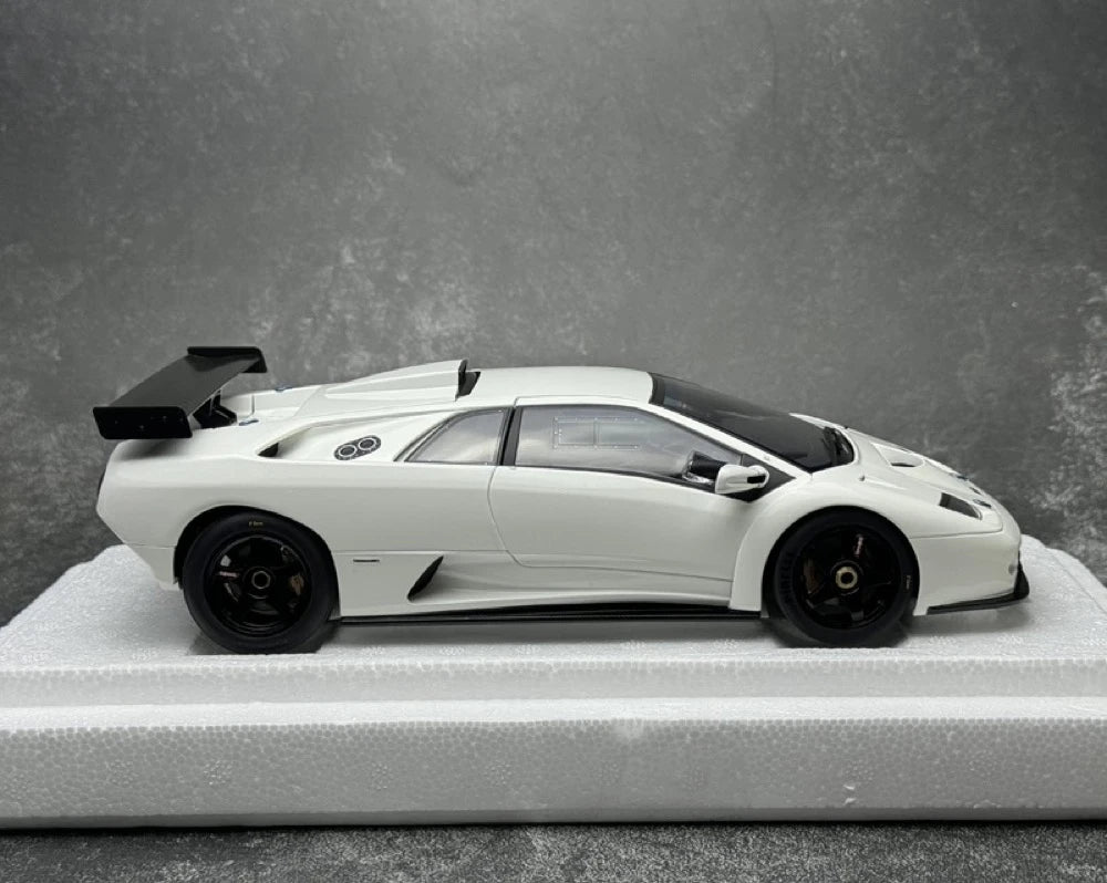 [AutoArt] 1:18 Lamborghini 2000 Diablo GTR White Model Car Die-Cast