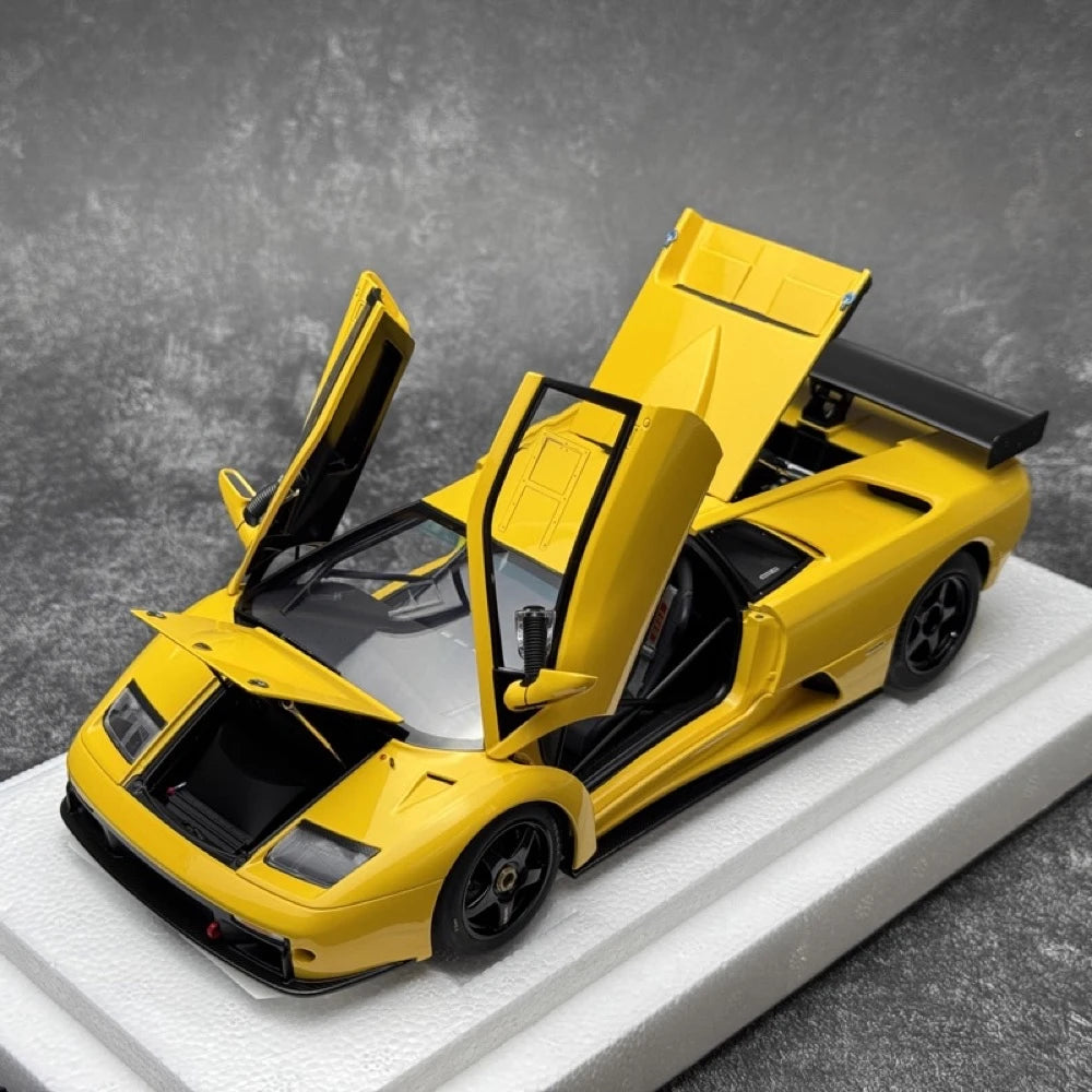 [AutoArt] 1:18 Lamborghini 2000 Diablo GTR gul modellbil Die-Cast