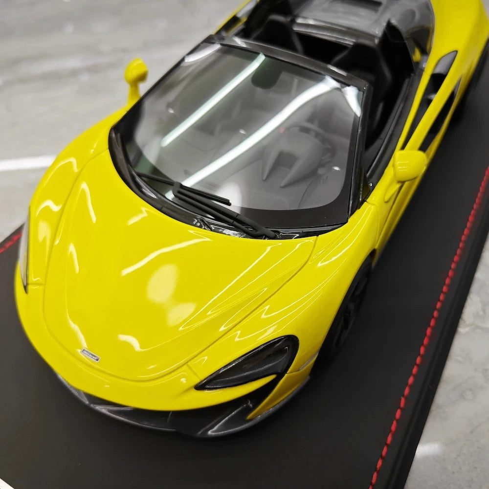 [AutoArt] 1:18 McLaren 2017 570S Spider Yellow Model Car Resin