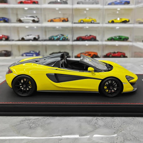 [AutoArt] 1:18 McLaren 2017 570S Spider Yellow Model Car Resin