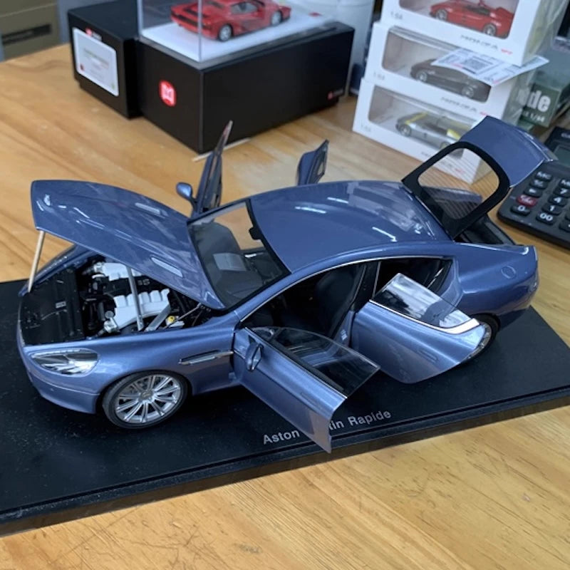 [AutoArt] 1:18 Aston Martin 2010 Rapide Blue Model Car Die-Cast