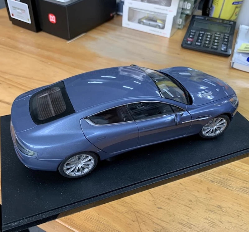 [AutoArt] 1:18 Aston Martin 2010 Rapide Blue Model Car Die-Cast