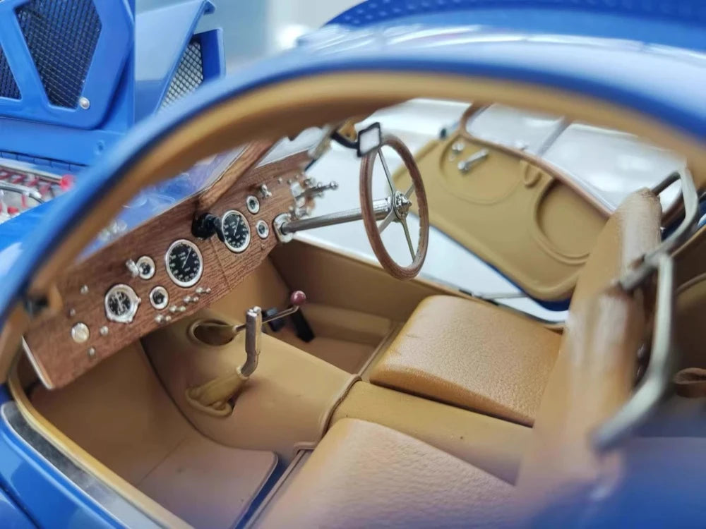 [AutoArt] 1:18 Bugatti 1936 Type 57S Atlantic blu modellino di auto Die-Cast