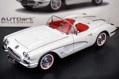 [AutoArt] 1:18 Chevrolet 1959 Corvette C1 White Model Car Die-Cast