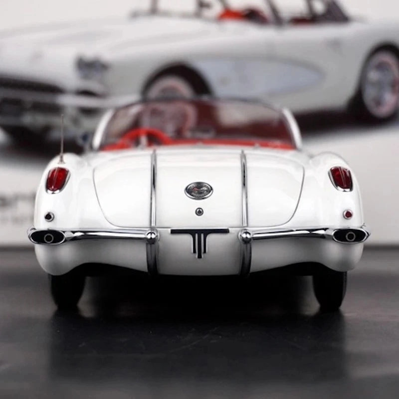 [AutoArt] 1:18 Chevrolet 1959 Corvette C1 White Model Car Die-Cast