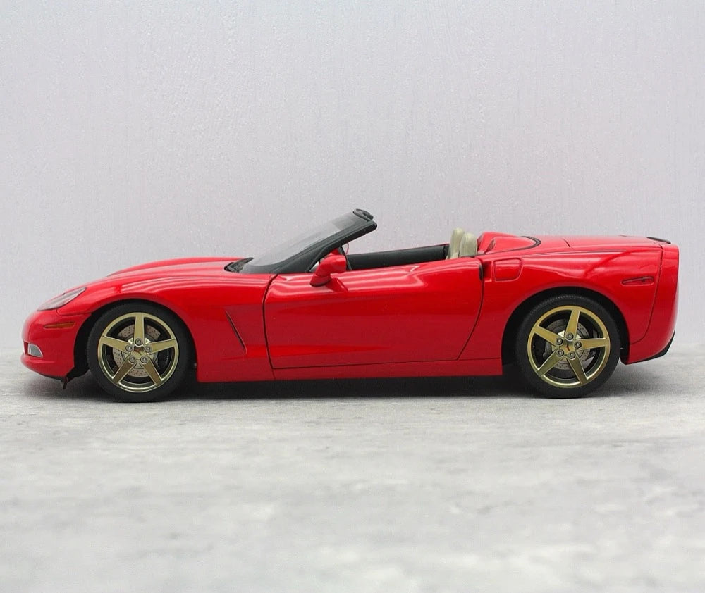 [AutoArt] 1:18 Chevrolet 2005 Corvette C6 Convertible Red Model Car Die-Cast
