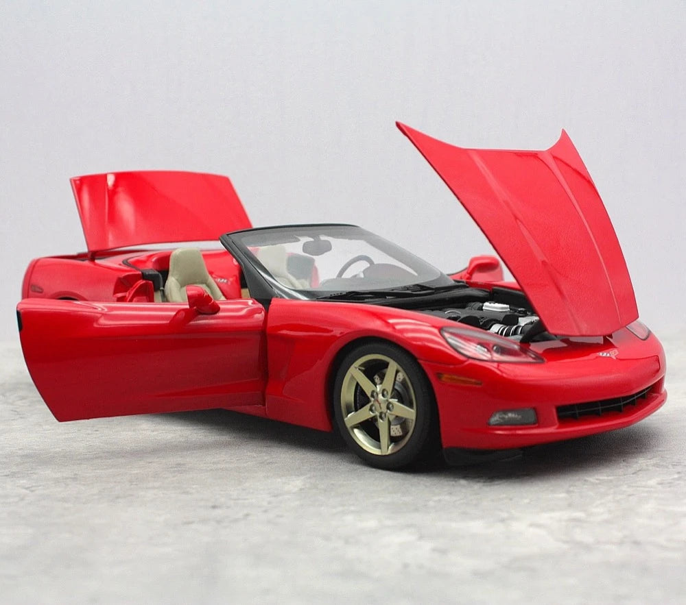 [AutoArt] 1:18 Chevrolet 2005 Corvette C6 Convertible Red Model Car Die-Cast