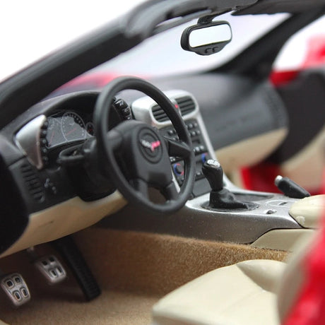 [AutoArt] 1:18 Chevrolet 2005 Corvette C6 Convertible Red Model Car Die-Cast
