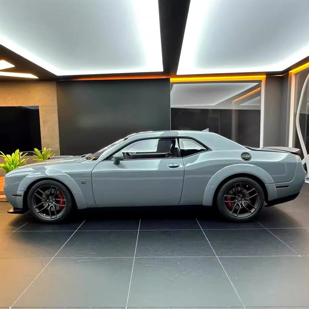 [Autoart] 1:18 Dodge 2008 Challenger Gray Model Car Die-Cast