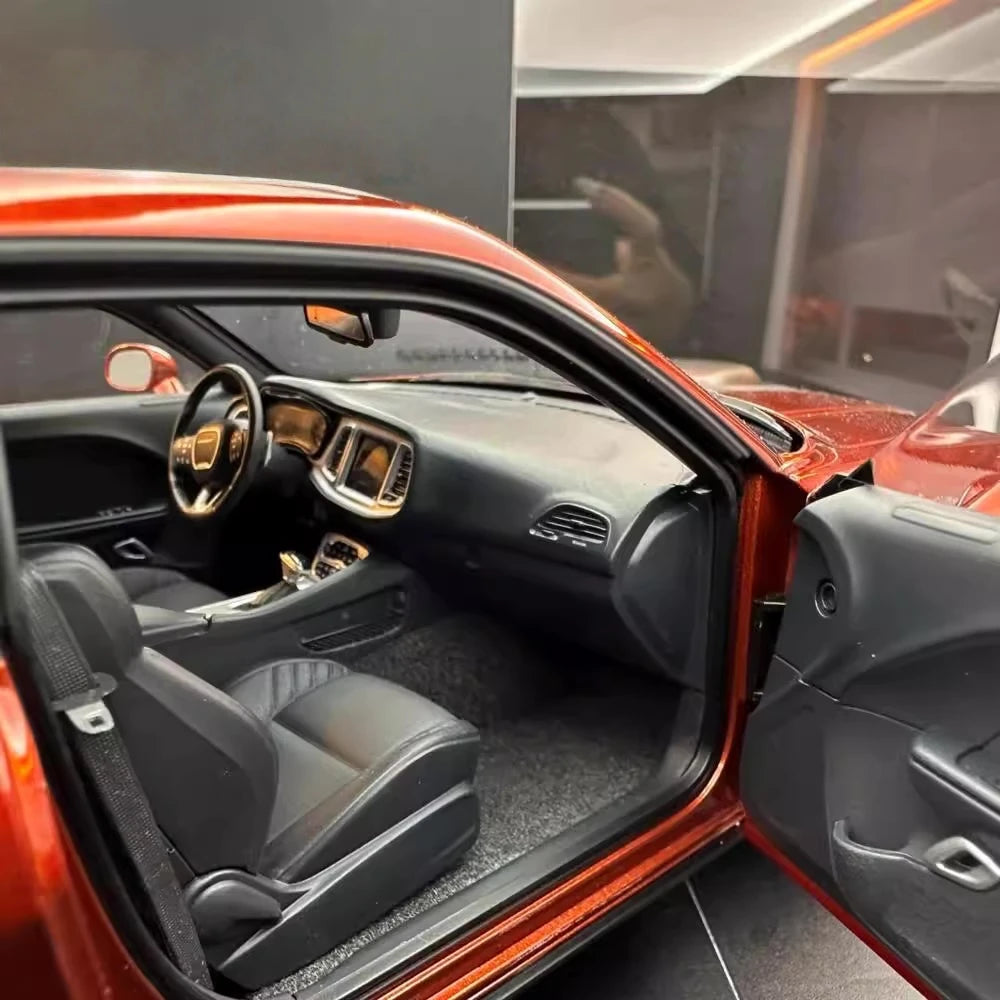 [Autoart] 1:18 Dodge 2008 Challenger Orange Model Car Die-Cast