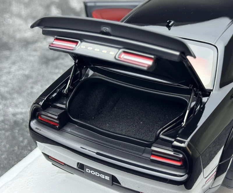 [Autoart] 1:18 Dodge 2022 Challenger SRT Jailbreak Black Model Car Die-Cast
