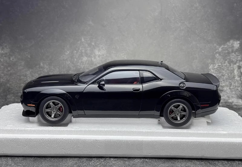 [Autoart] 1:18 Dodge 2022 Challenger SRT Jailbreak Black Model Car Die-Cast