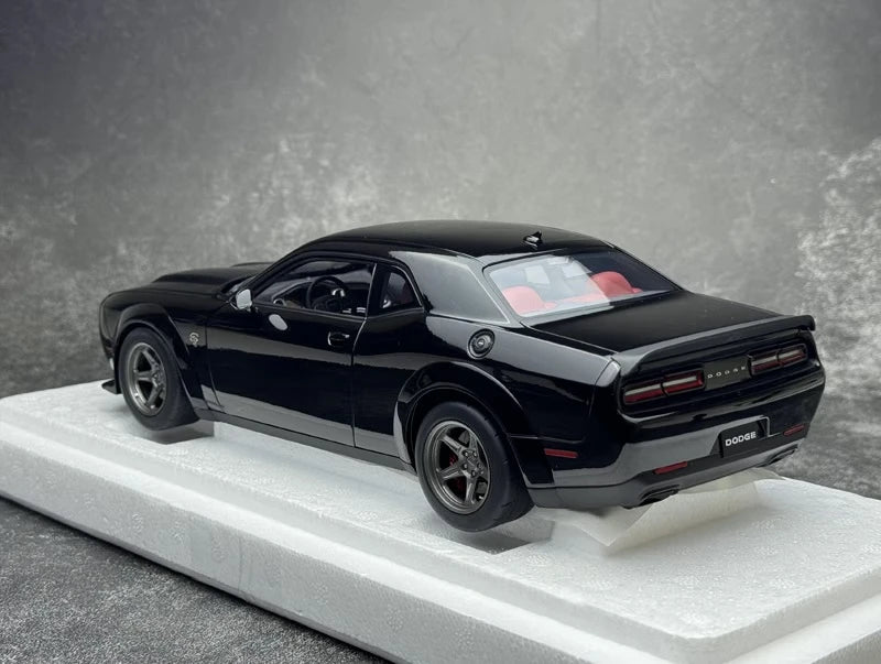 [Autoart] 1:18 Dodge 2022 Challenger SRT Jailbreak Black Model Car Die-Cast