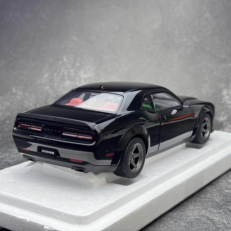[Autoart] 1:18 Dodge 2022 Challenger SRT Jailbreak Black Model Car Die-Cast