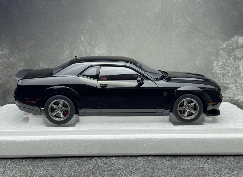 [Autoart] 1:18 Dodge 2022 Challenger SRT Jailbreak Black Model Car Die-Cast