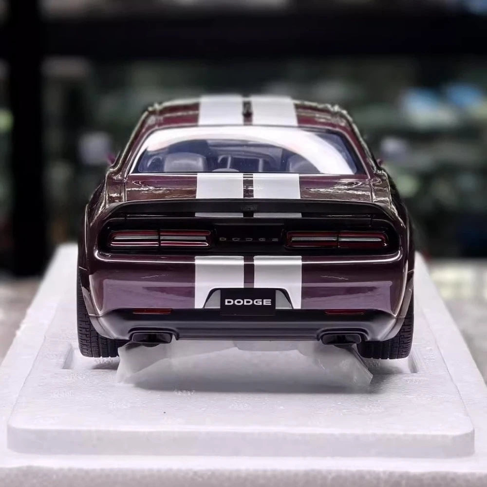 [Autoart] 1:18 Dodge 2022 Challenger SRT Jailbreak Purple Model Car Die-Cast