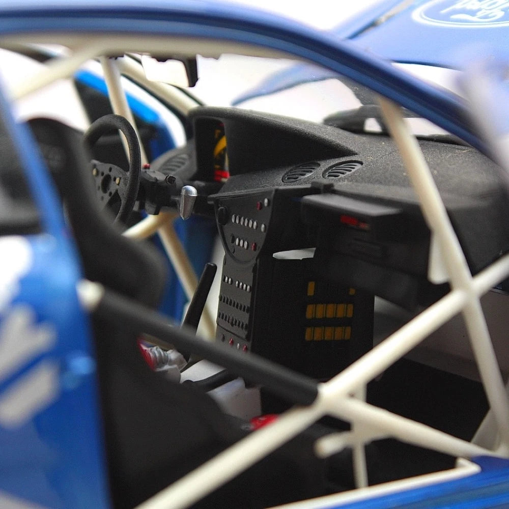 [AutoArt] 1:18 Ford 1999 Focus WRC モデルカー Die-Cast