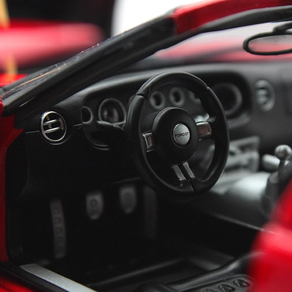 [AutoArt] 1:18 Ford 2005 GT Red Model Car Die-Cast