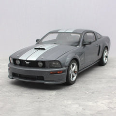 [AutoArt] 1:18 Ford 2005 Mustang GT Gray Model Car Die-Cast