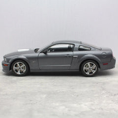 [AutoArt] 1:18 Ford 2005 Mustang GT Gray Model Car Die-Cast