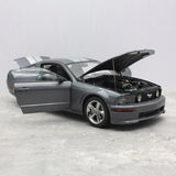[AutoArt] 1:18 Ford 2005 Mustang GT Gray Model Car Die-Cast
