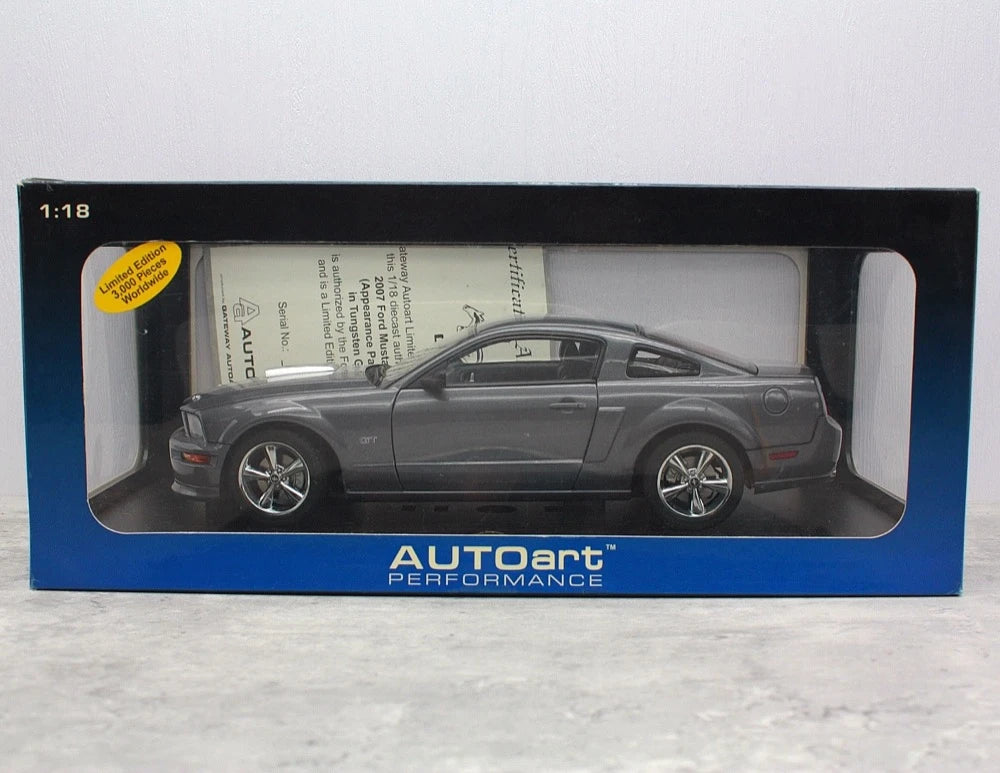 [AutoArt] 1:18 Ford 2005 Mustang GT Gray Model Car Die-Cast