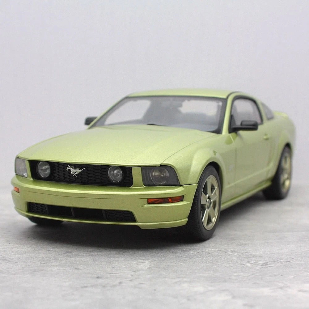 [AutoArt] 1:18 Ford 2005 Mustang GT Green Model Car Die-Cast