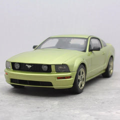 [AutoArt] 1:18 Ford 2005 Mustang GT Green Model Car Die-Cast