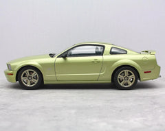[AutoArt] 1:18 Ford 2005 Mustang GT Green Model Car Die-Cast