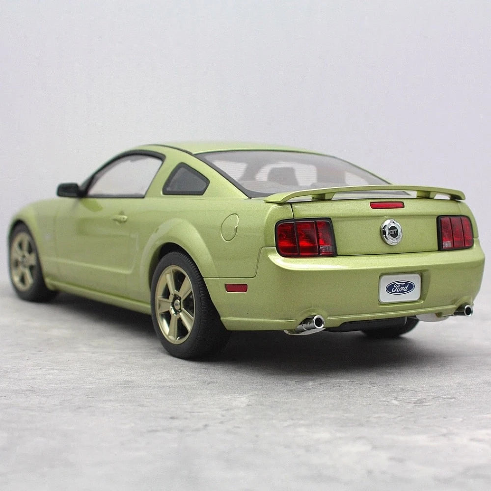 [AutoArt] 1:18 Ford 2005 Mustang GT Green Model Car Die-Cast