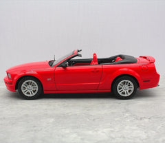 [AutoArt] 1:18 Ford 2006 Mustang GT Convertible Red Model Car Die-Cast