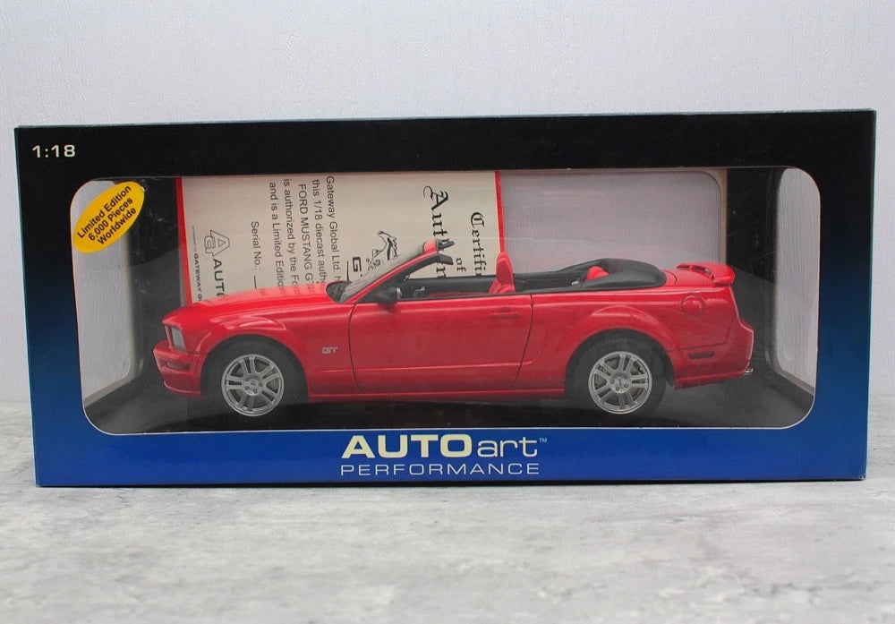 [AutoArt] 1:18 Ford 2006 Mustang GT Convertible Red Model Car Die-Cast
