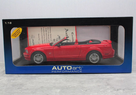 [AutoArt] 1:18 Ford 2006 Mustang GT Convertible Red Model Car Die-Cast
