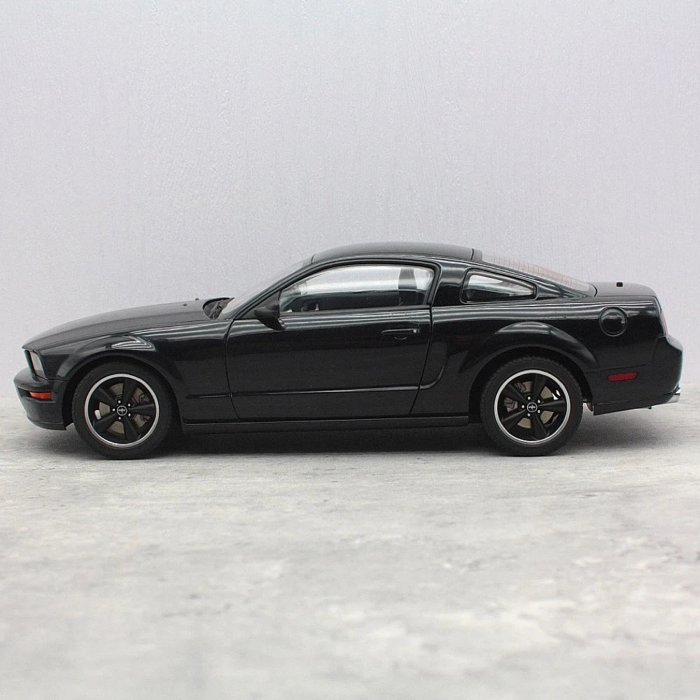 [AutoArt] 1:18 Ford 2008 Mustang Bullitt GT Black Model Car Die-Cast