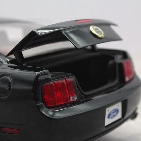 [AutoArt] 1:18 Ford 2008 Mustang Bullitt GT Black Model Car Die-Cast