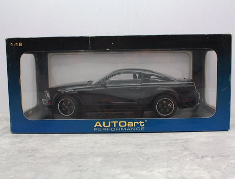[AutoArt] 1:18 Ford 2008 Mustang Bullitt GT Black Model Car Die-Cast