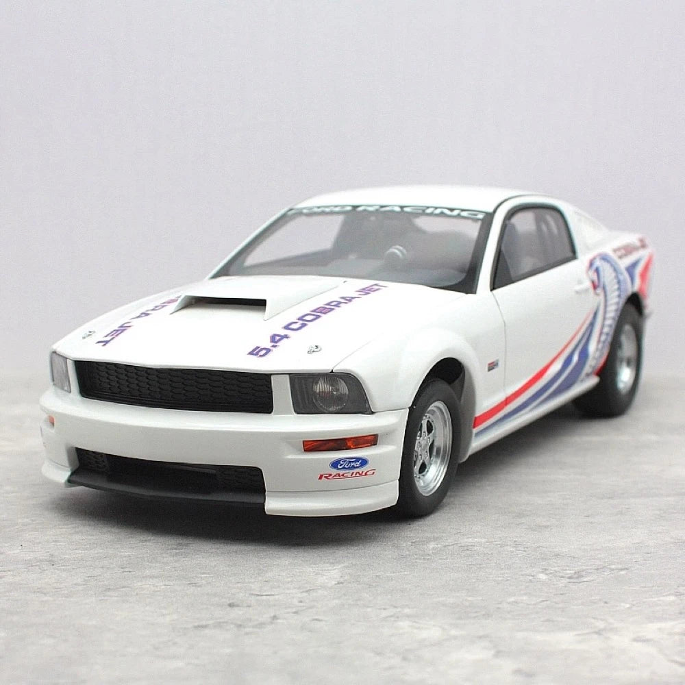 [AutoArt] 1:18 Ford 2008 Mustang Cobra Jet Model Car Die-Cast