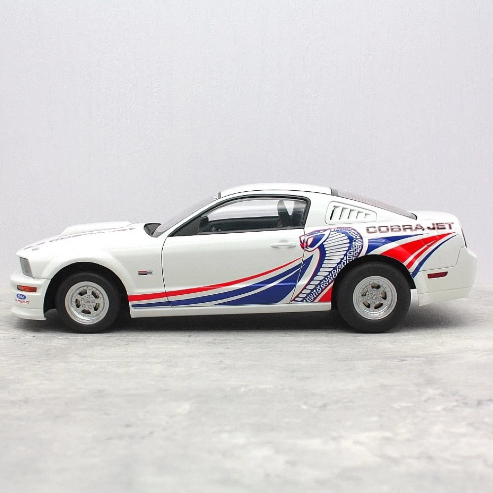 [AutoArt] 1:18 Ford 2008 Mustang Cobra Jet Model Car Die-Cast