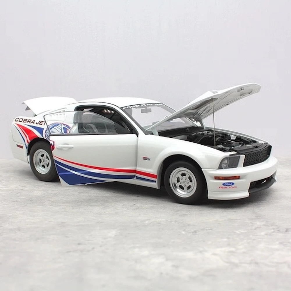 [AutoArt] 1:18 Ford 2008 Mustang Cobra Jet Model Car Die-Cast