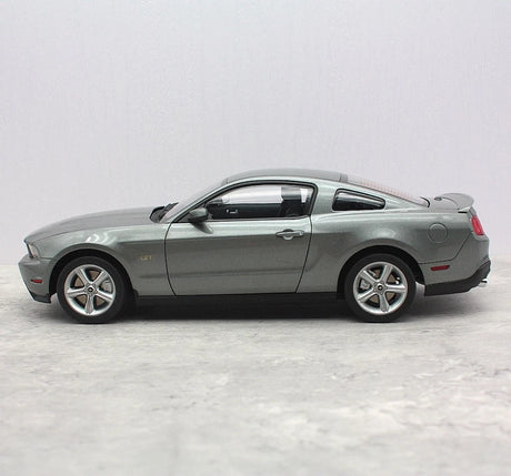 [AutoArt] 1:18 Ford 2010 Mustang GT Gray Model Car Die-Cast