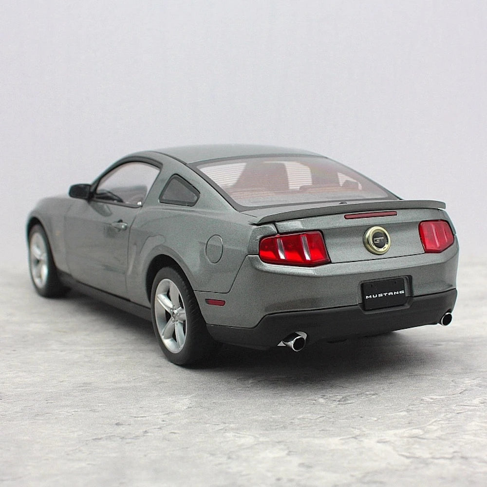 [AutoArt] 1:18 Ford 2010 Mustang GT Gray Model Car Die-Cast