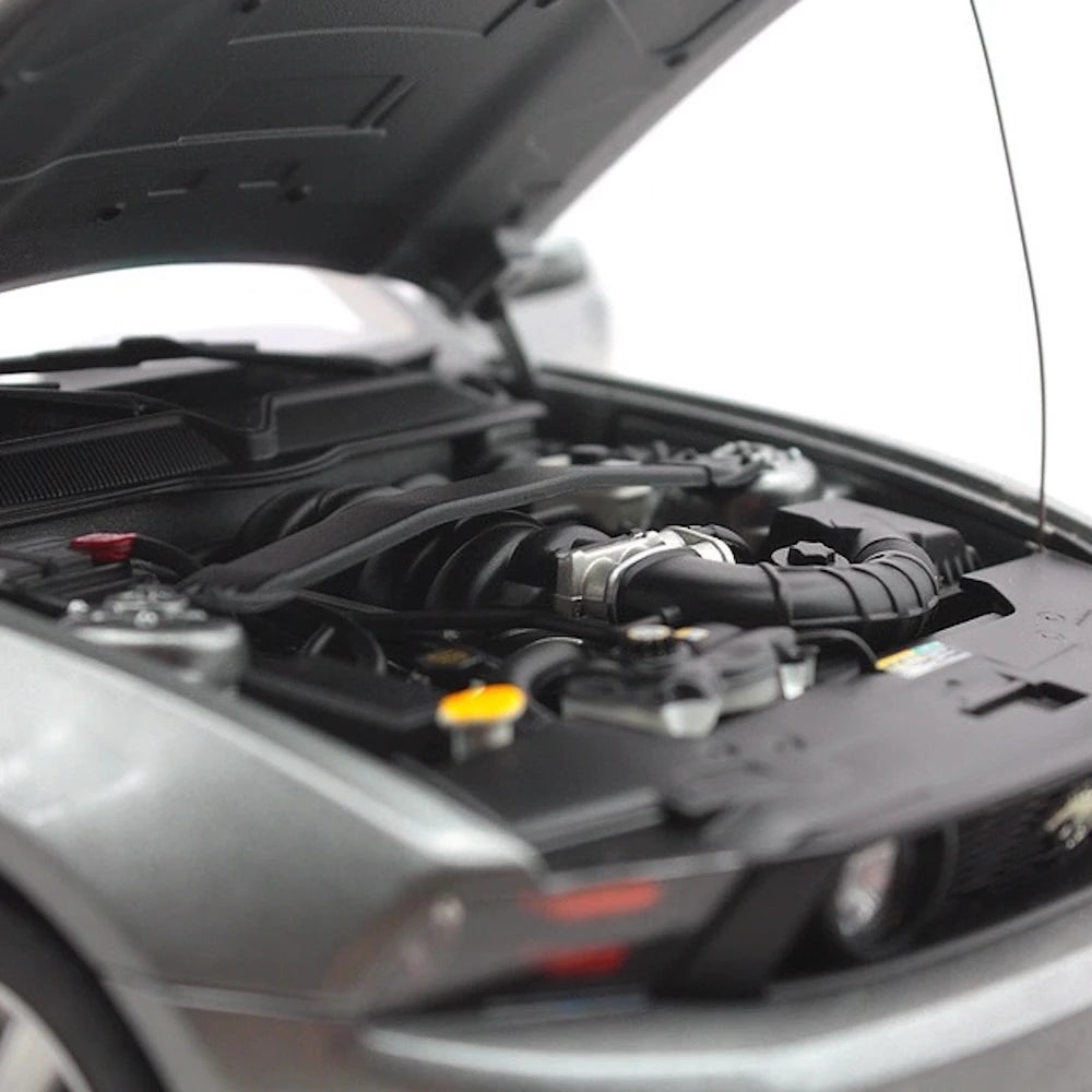 [AutoArt] 1:18 Ford 2010 Mustang GT Gray Model Car Die-Cast