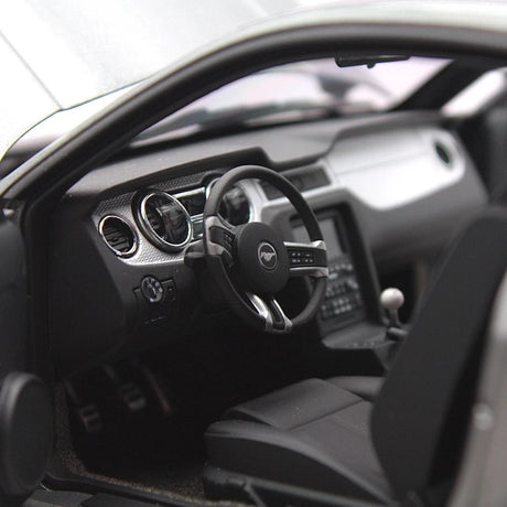[AutoArt] 1:18 Ford 2010 Mustang GT Gray Model Car Die-Cast