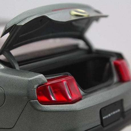 [AutoArt] 1:18 Ford 2010 Mustang GT Gray Model Car Die-Cast