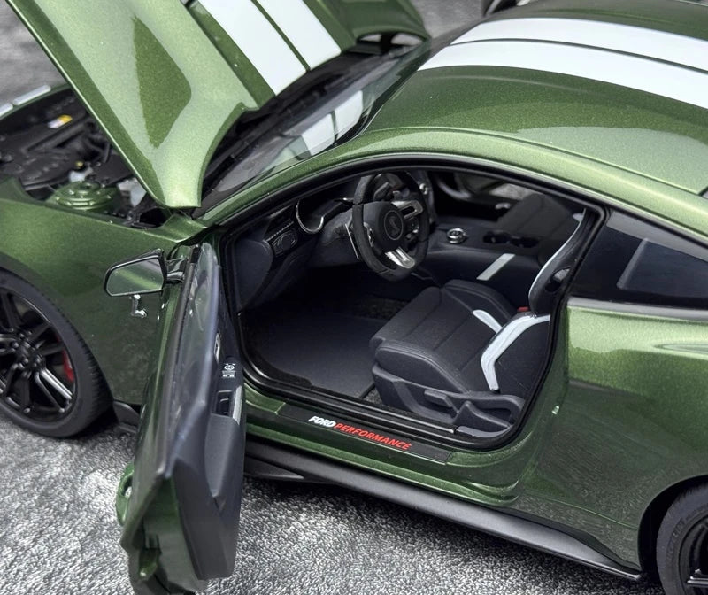 [AutoArt] 1:18 Ford 2020 Mustang Shelby GT500 Green Model Car Die-Cast