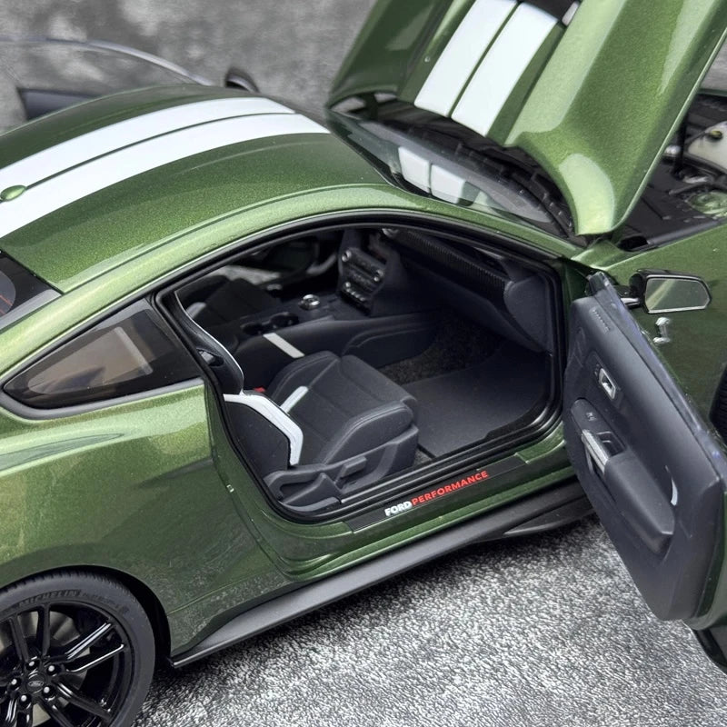 [AutoArt] 1:18 Ford 2020 Mustang Shelby GT500 Green Model Car Die-Cast