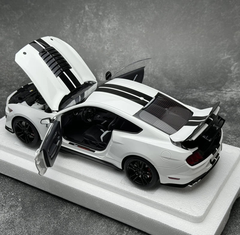 [AutoArt] 1:18 Ford 2020 Mustang Shelby GT500 blanc voiture miniature Die-Cast