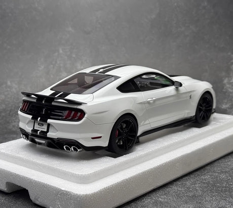 [AutoArt] 1:18 Ford 2020 Mustang Shelby GT500 White Model Car Die-Cast